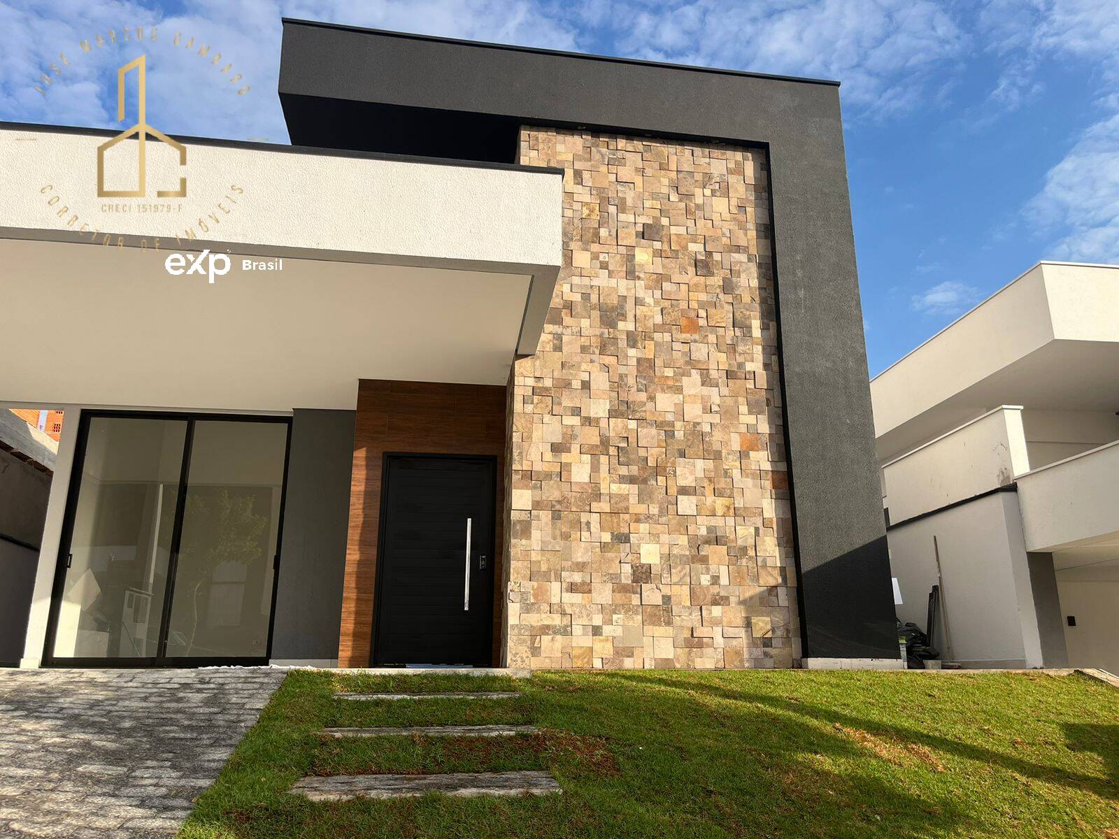 Casa de Condomínio à venda com 3 quartos, 310m² - Foto 2