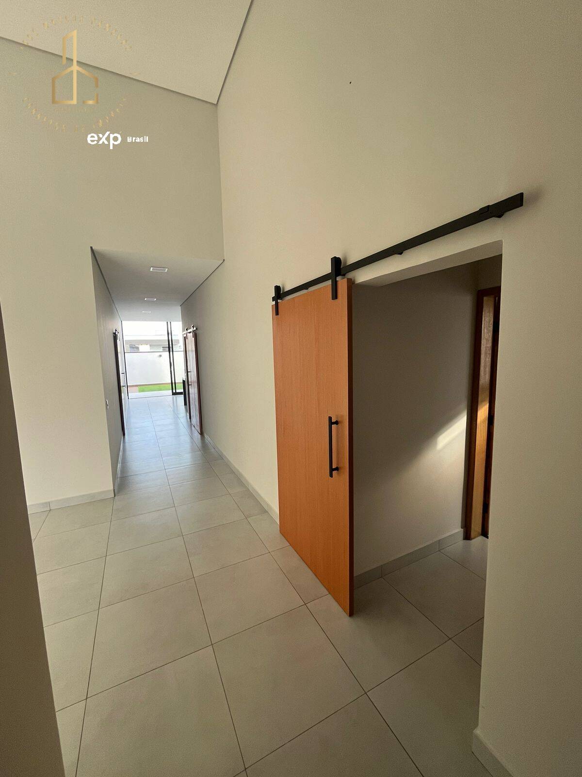 Casa de Condomínio à venda com 3 quartos, 310m² - Foto 4