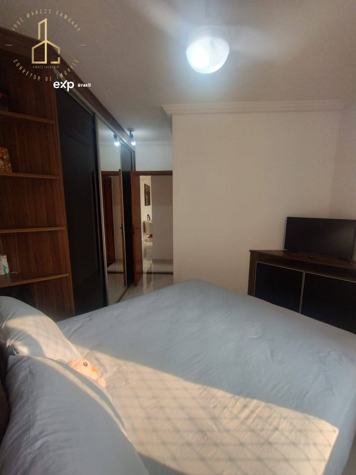 Apartamento à venda com 2 quartos, 64m² - Foto 9