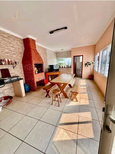 Casa de Condomínio à venda com 3 quartos, 195m² - Foto 1