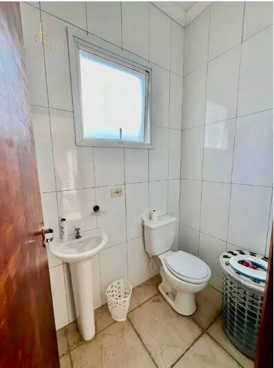 Casa de Condomínio à venda com 3 quartos, 195m² - Foto 4